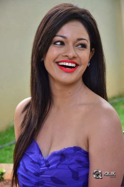 Pooja-Kumar-At-PSV-Garuda-Vega-Movie-Teaser-Launch